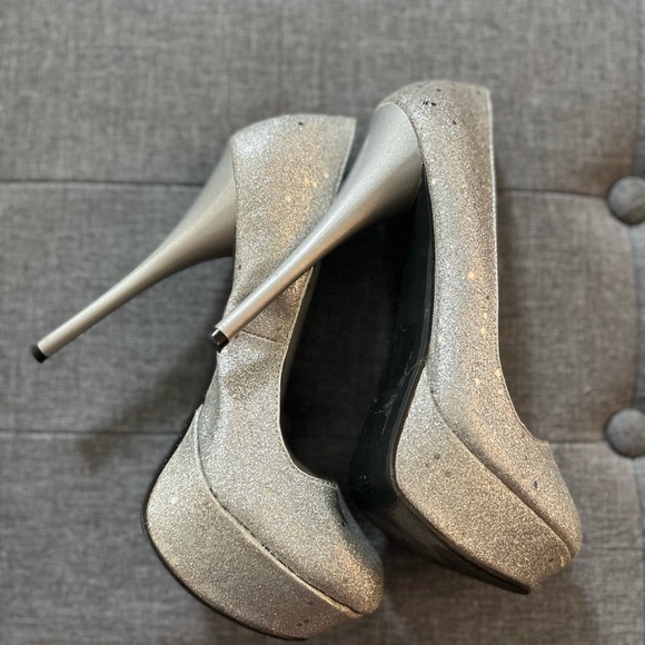 Deb Silver Glitter/Sequin Platform Heels 7 - Picture 7 of 7